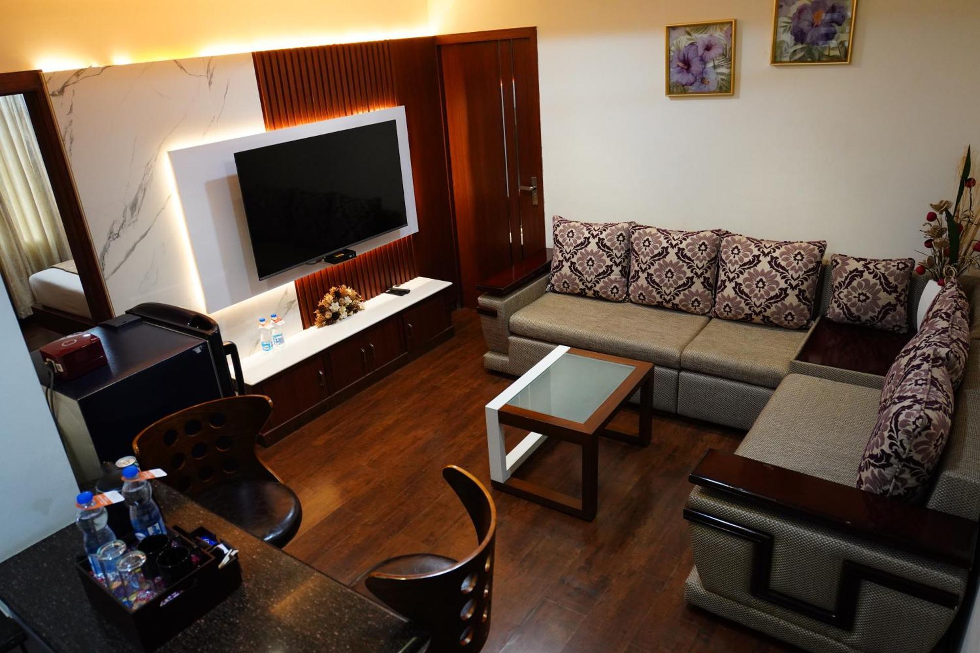 Chola Serviced Apartment Tiruchirappalli Esterno foto