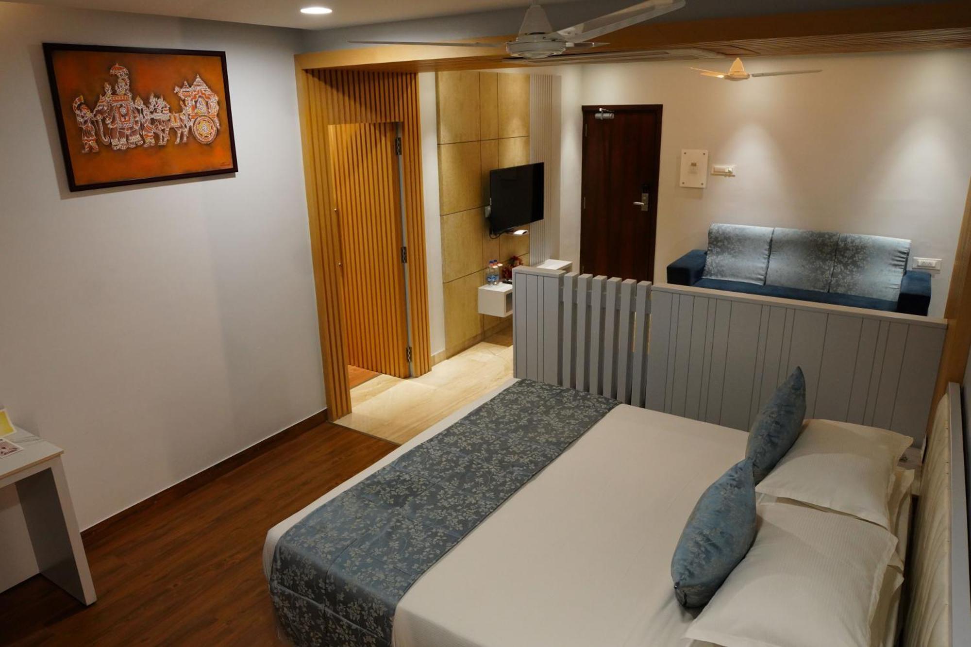 Chola Serviced Apartment Tiruchirappalli Esterno foto