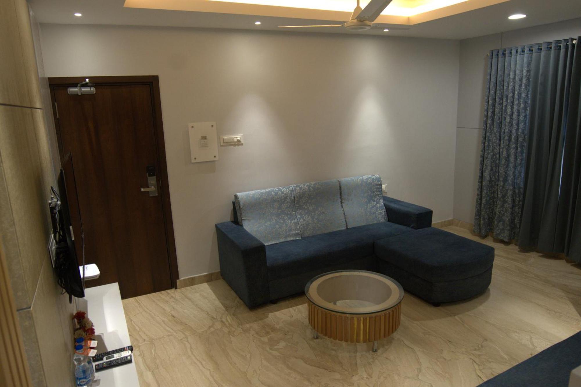 Chola Serviced Apartment Tiruchirappalli Esterno foto