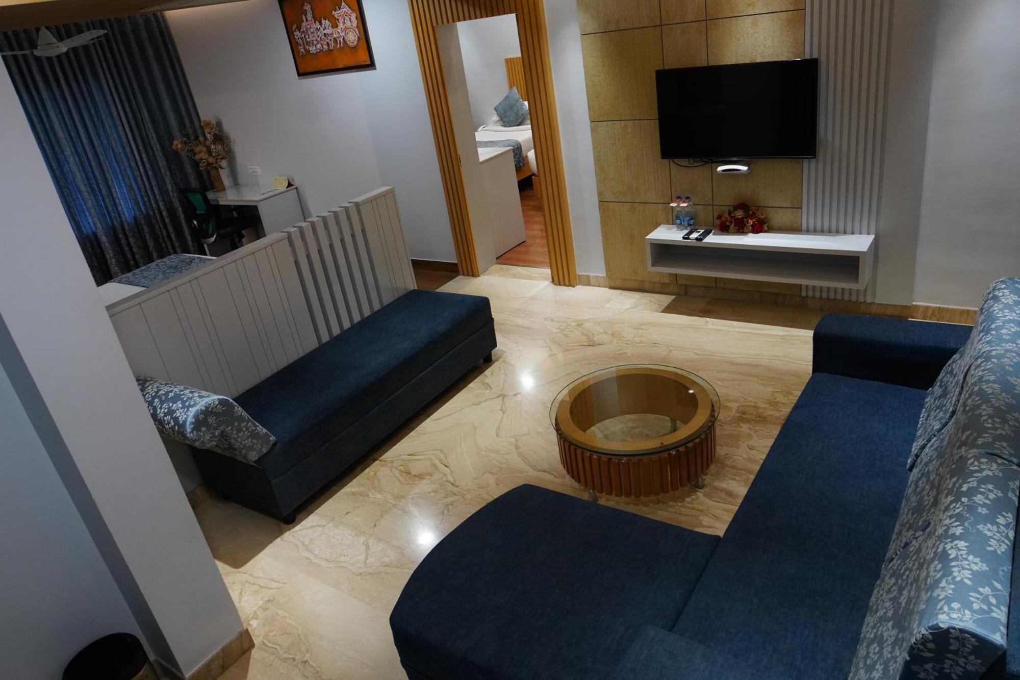 Chola Serviced Apartment Tiruchirappalli Esterno foto