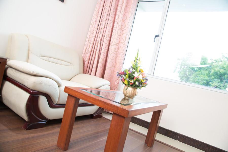 Chola Serviced Apartment Tiruchirappalli Esterno foto