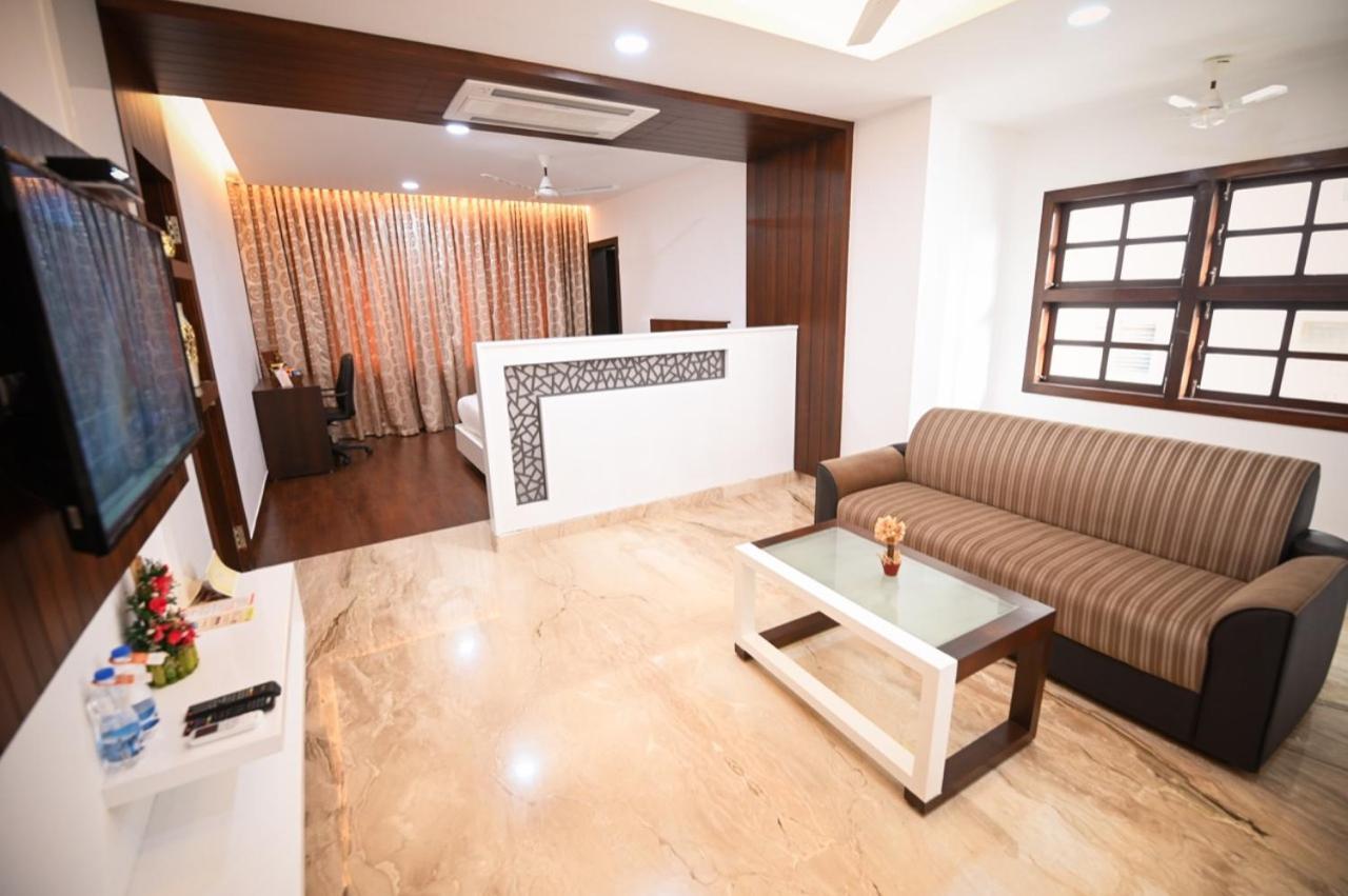 Chola Serviced Apartment Tiruchirappalli Esterno foto
